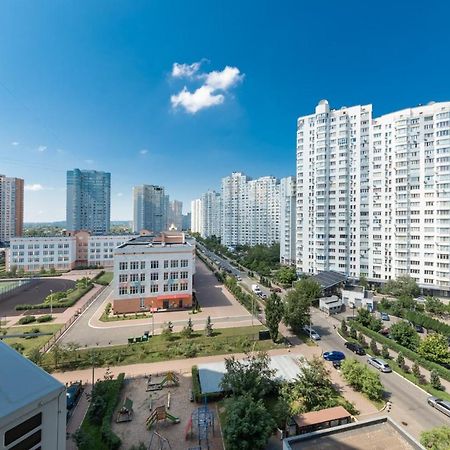 Большая 3 Комнатная На Осокорках Гмирі 2 키예프 외부 사진
